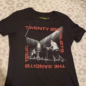 Twenty One Pilots tee